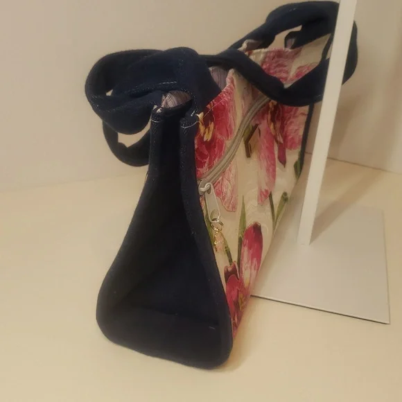 Handmade Mini Handbag - Picture 7 of 9